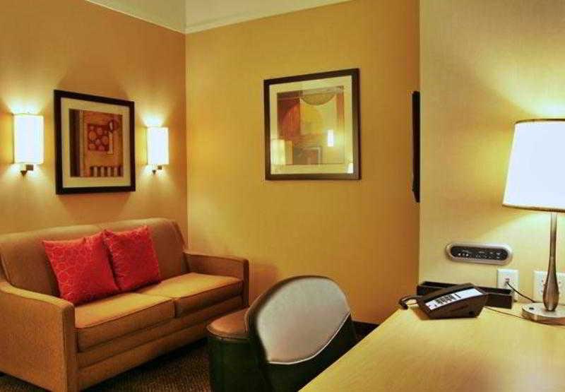 Springhill Suites By Marriott Pueblo Downtown Bagian luar foto
