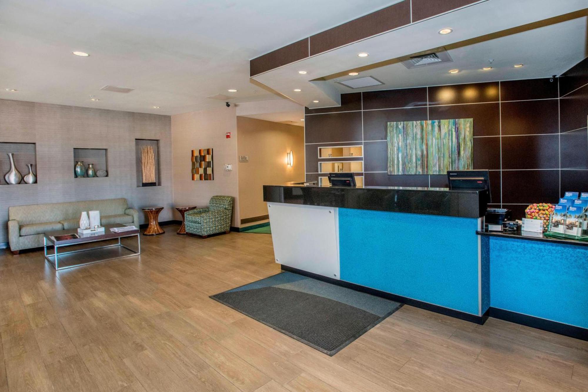 Springhill Suites By Marriott Pueblo Downtown Bagian luar foto